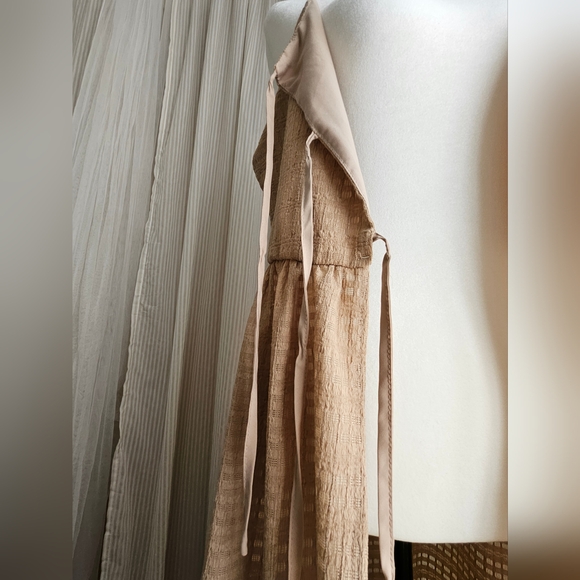 Open-Back Dress - Picture 14 of 14